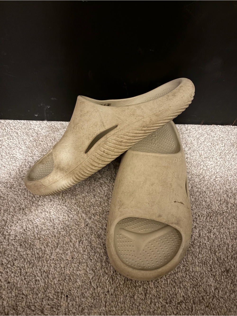 Mens Size 11 Crocs Slides